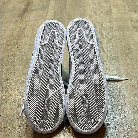 Nike Blazer mid 77, Cream and Black High-Top Athletic Shoes - Picture 6 of 6